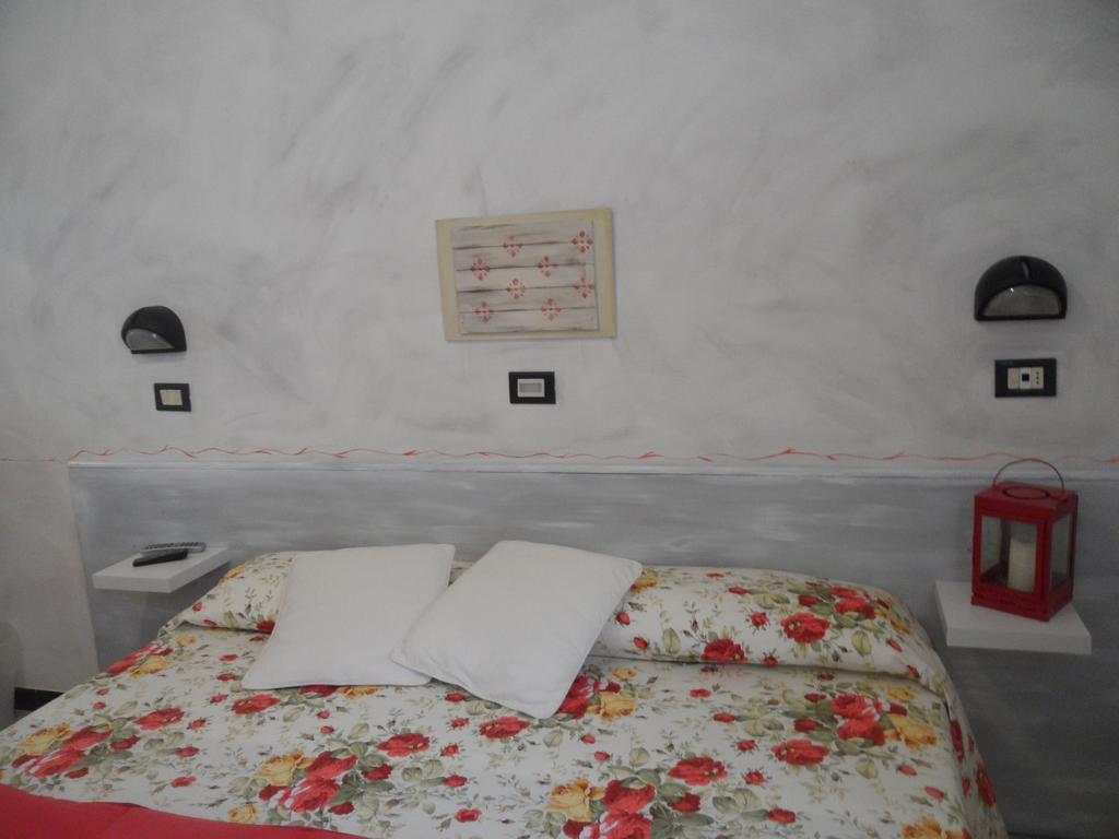 L'Antico Borgo Elena Noli Hotel Phòng bức ảnh