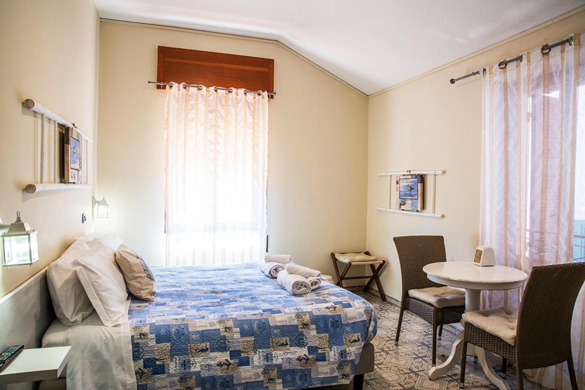 L'Antico Borgo Elena Noli Hotel Ngoại thất bức ảnh